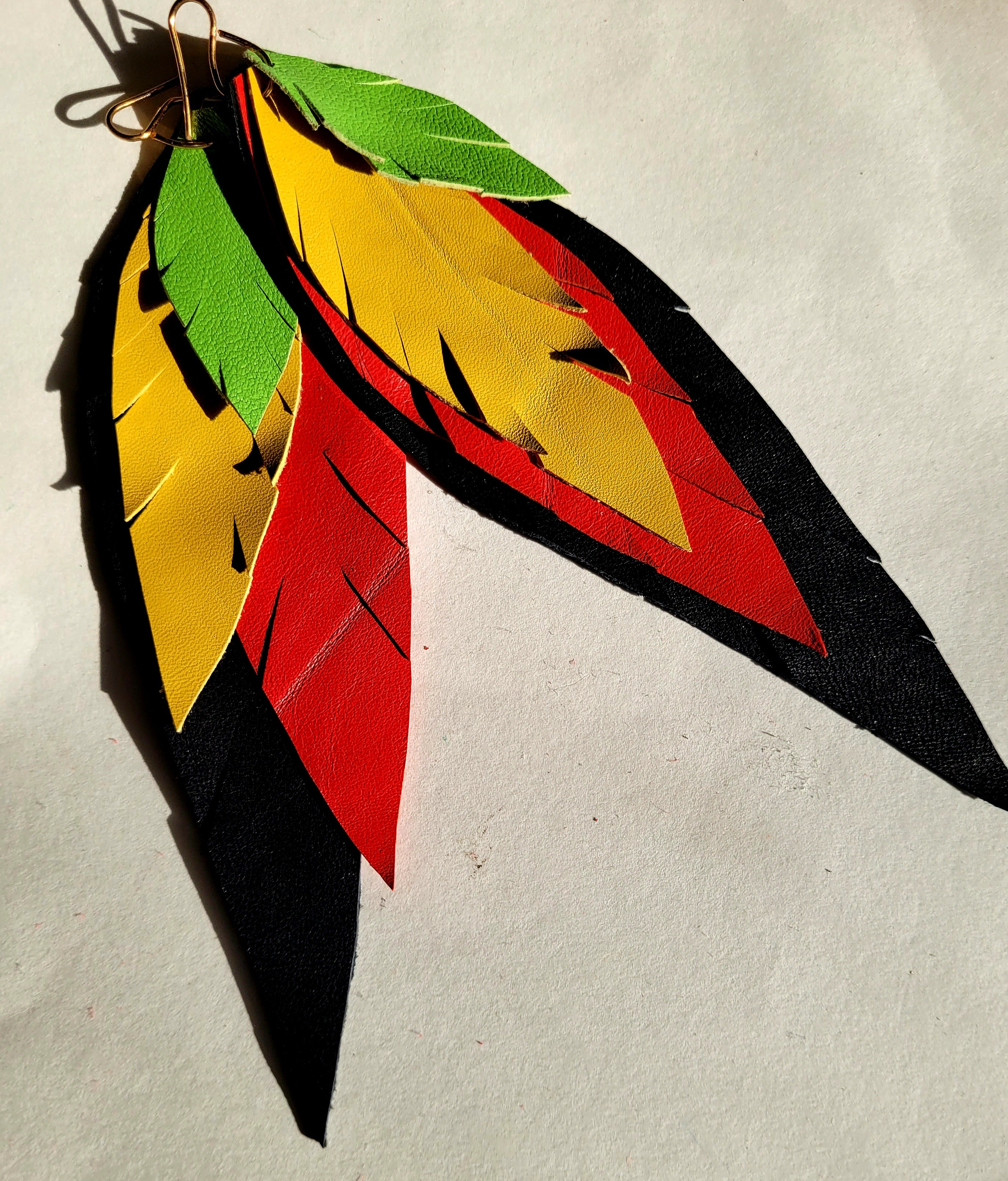 'Junie', Multilayer, Multicolored Leather Feather