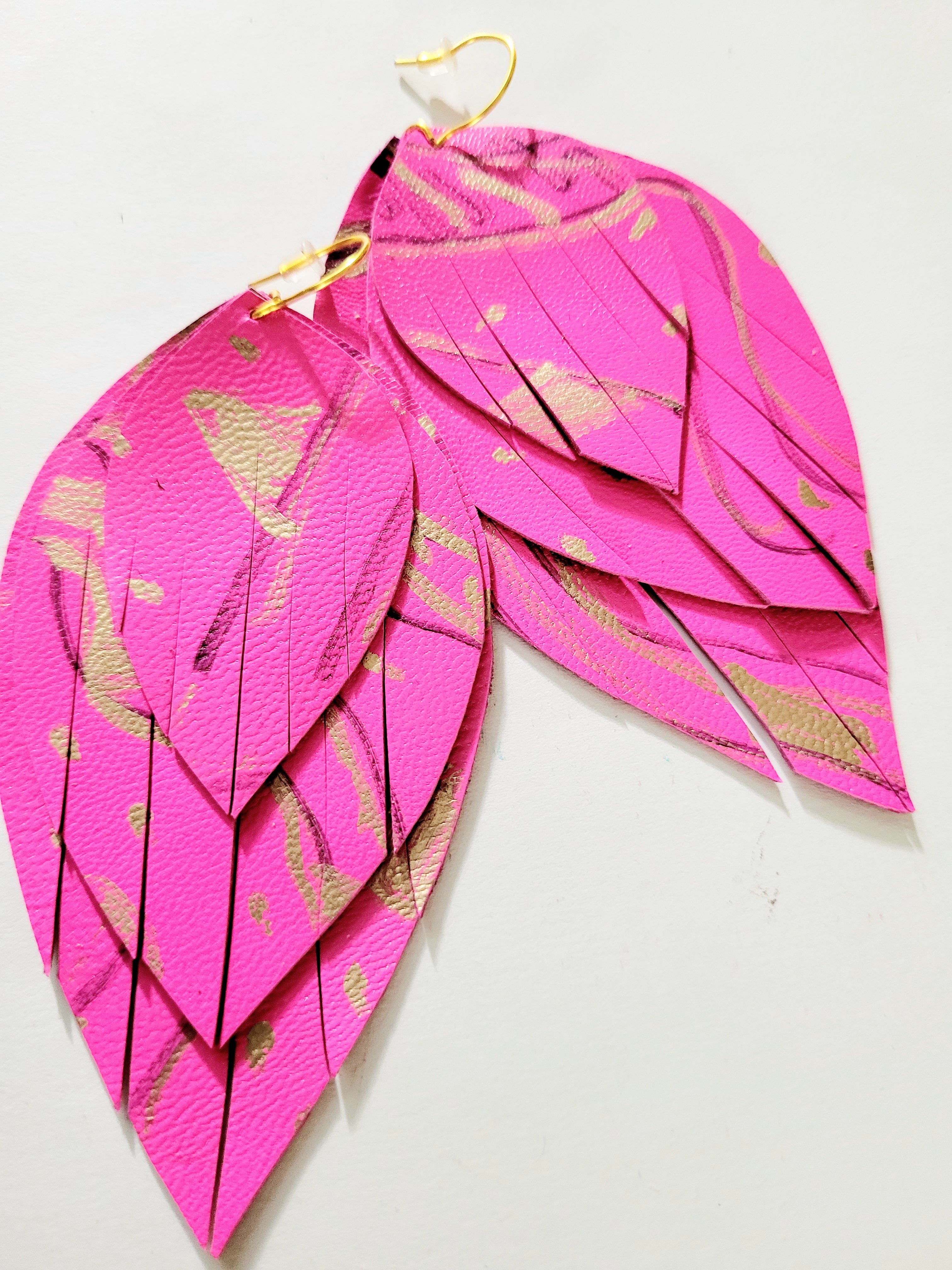 Fushia Custom Graffiti Multilayer Leather Feathers